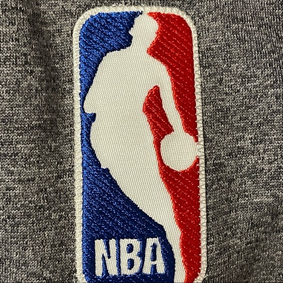 Toronto Raptors Team issued warm up jacket - Picture 4 of 5